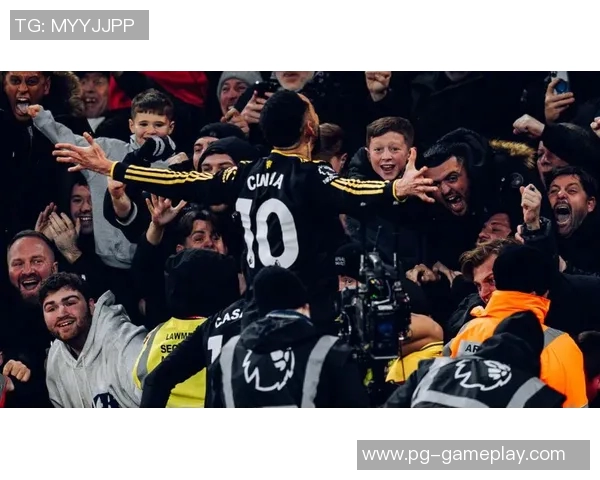 西甲赛场惊现大逆转阿森纳狂胜曼联五球引发全场热议